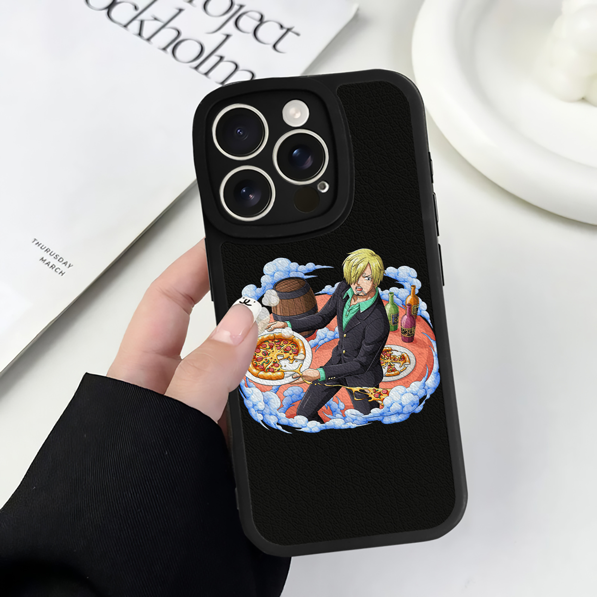 （画像用） ワンピース サンジ ONE PIECE Sanji 【iPhone 16シリーズ対応】シリコンスマホケース（レザー調） 材質：シリコン